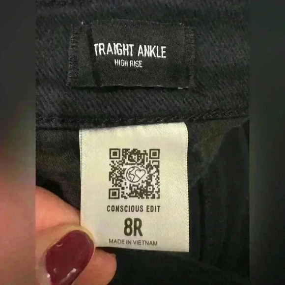 Women’s Black High Rise Express Jeans - Picture 4 of 7